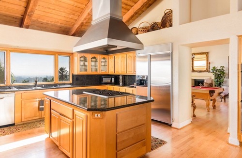 Escondido House | Pickleball & Games ESTATE: Pool, Tennis, Ponies!Text Bob 4 Special Pricing Dates