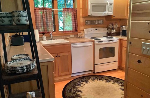 McKenzie Bridge Cabin | Picturesque McKenzie River Cabin - Log Cabin Inn #1