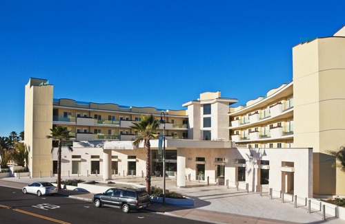 Imperial Beach Hotel | Pier South Resort, Autograph Collection