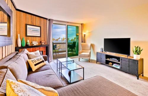 Townsite House | Pier View Retreat