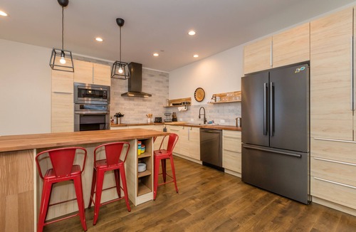 Ponderosa Palisades House | Pine Cone Place Brand New Build, EV Charger, Hydronic Heat, Steam Shower, 500G Wifi, Arcade & PS4