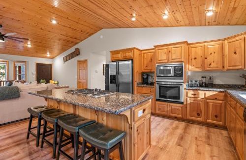 Big Bear Lake House | Pine Cottage - NEW! Shuffleboard, Pool Table, Smart TVs, Fenced Yard