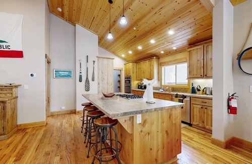 Brockway House | Pine Haven with Private Hot Tub & Deck Short Walk to Beach, Near Skiing