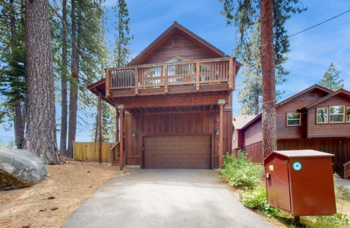 Brockway House | Pine Haven with Private Hot Tub & Deck Short Walk to Beach, Near Skiing