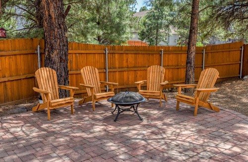 Ponderosa Trails House | Pine Mountain Trail Pool Table Dog Family Fun in Flagstaff