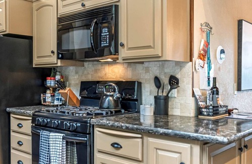 Dorrington Cottage | Pinecone Cottage in Dorrington, CA