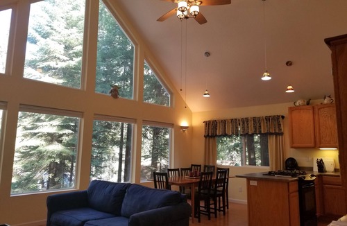 Long Barn Cabin | PinecrestAreaRentals #4 Book 2nights get 3rd free Feb 8 stay watch Superbowl!.