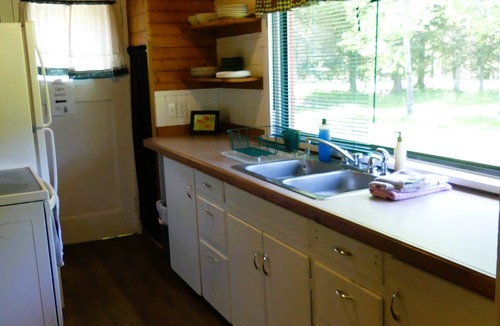 Seeley Lake Cabin | Pintler @ Seven Timbers-cozy cabin in beautiful setting with view of the lake