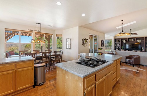 San Miguel Villa | Play Pickleball |Sleeps 8|HotTub|KingBeds