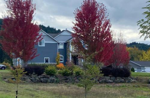 Philomath Apartment | PNW Scenic Loft with Kitchenette