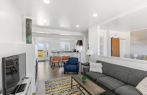 Point Arena Apartment | Point Arena Lighthouse - Keeper's Apartment