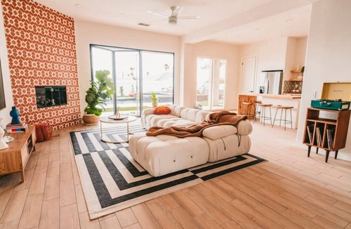 Desert Hot Springs House | Pomelo · Large 4BD, heated pool, hot tub