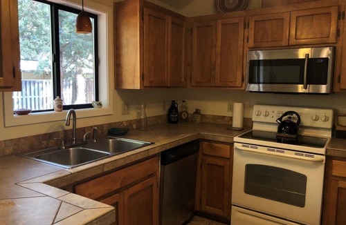 Larkspur House | Ponderosa Park Getaway