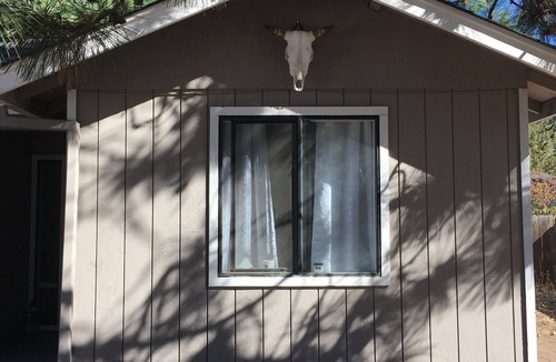 Larkspur House | Ponderosa Park Getaway