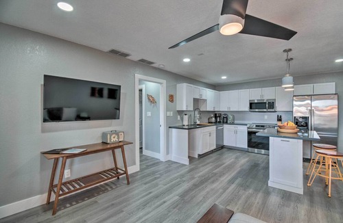 Apache Junction Condo | Pool! Couples Haven 1 Mi to Dtwn Apache Junction