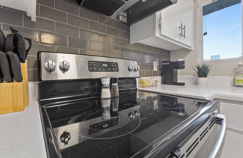 Mesa Apartment | Pool -Gym- Great for Mid/Long Stays