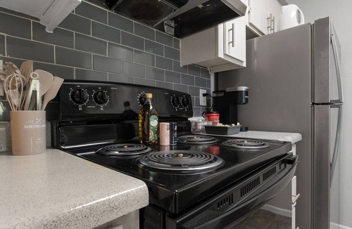 Mesa Apartment | Pool -Gym- Great for Mid/Long Stays