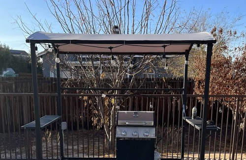 Apple Valley House | Pool home w/ lots of games & toys + Tesla Charger