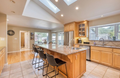 Freestone House | Pool, Hot Tub & Game Room | Near Sebastopol & Russian River | Baker Lane Retreat