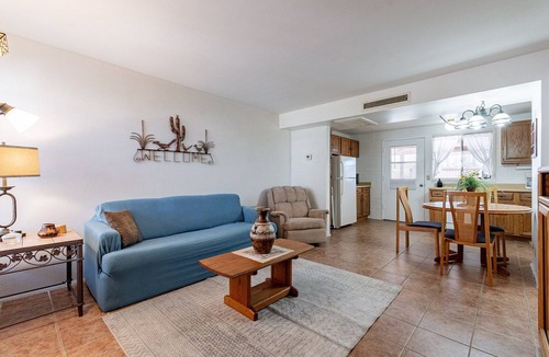 Green Valley Villa | POOL in Front & Full Size Washer/Dryer