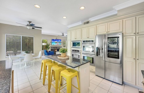 La Sierra House | Pool & Spa- An amazing house in the heart of Inland Empire- Disneyland 5/3 Home