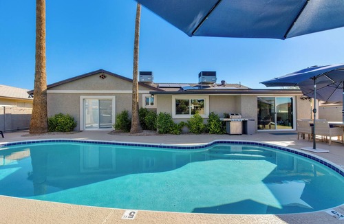 McClintock House | Pool, Spa, Fire Pit, Grown Up Swings-Your Own 5BR/3BA Resort-LOW Pool Heat Fee