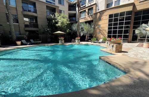 Madison Park Apartment | Pool Views located in the Uptown Camelback Corridor close to Biltmore