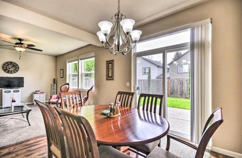 Oak Grove House | Portland Home w/Private Hot Tub: 9 Mi to Downtown