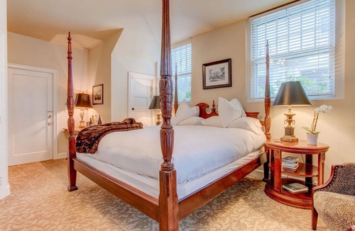 Irvington Bed & Breakfast | Portland's White House Bed & Breakfast - The Abe & Mary Room