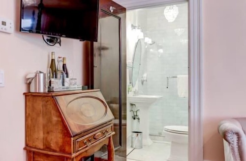 Irvington Bed & Breakfast | Portland's White House Bed & Breakfast - The Ike & Mamie Room