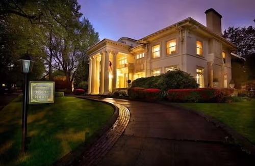 Irvington Bed & Breakfast | Portland's White House Bed & Breakfast - The Franklin & Eleanor Room