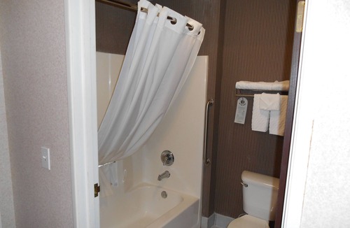 North Gresham Hotel | Portland Suites Airport East