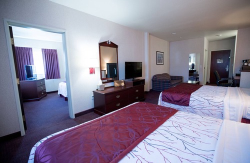 North Gresham Hotel | Portland Suites Airport East