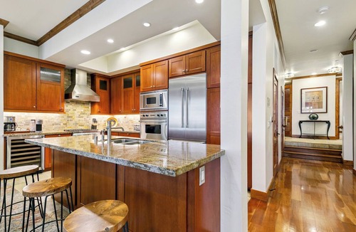 Sierra Shores Condo | Premier Lakefront w/Hot Tub & A/C, Near Heavenly | PEAK SS9