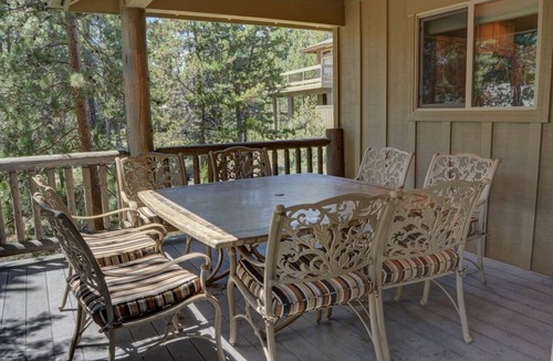 Deer Park House | Premier Luxury Home with 7 BR/7.5 BA, Hot Tub, Game Room, SHARC passes, A/C
