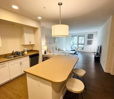 Tustin Apartment | Premium 1BR Near Irvine - Prime Location