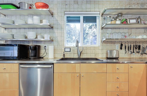 Lake Oswego House | Premium 30+ Day Stay - Corporate & Insurance