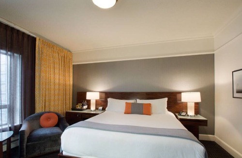 Old Town Chinatown Hotel | Premium King | Rose City Hub + Pulitzer Tribute