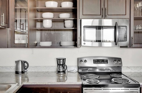 University South Apartment | Premium Palo Alto 1BR w/Pool & Gym, near FB & Google, by Blueground