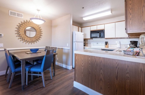 Capistrano Beach Hotel | Prime Location! 4 Convenient Units w/Kitchen, Outdoor Pool, Free Parking!