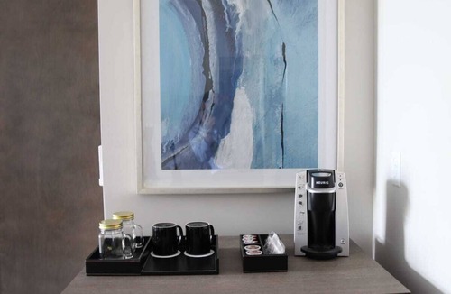Winters Apartment | Prime Location on the National Park! Loungers, Onsite Art Gallery, Gym, Spa