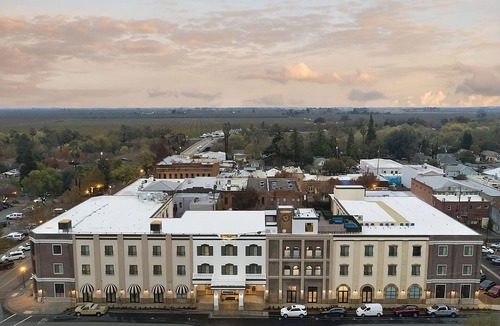 Winters Apartment | Prime Location on the National Park! Loungers, Onsite Art Gallery, Gym, Spa