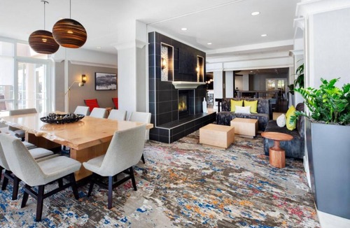 Emeryville Hotel | Prime Location! Parking, Pets Allowed, Close to Oakland Museum of California
