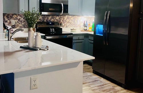Desert Paradise Estates Condo | Prime Scottsdale Condo: Walk to Kierland and The Quarter, 30 day minimum.