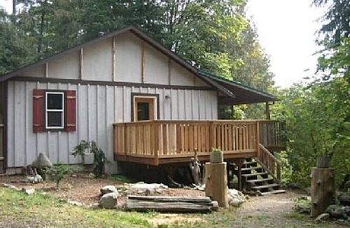Zigzag Cabin | Private 2.5 Acres/Skiing & Hiking Nearby/Hot Tub