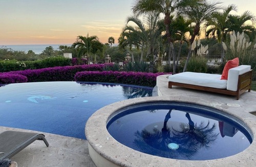 Buzzards Villa | PRIVATE, AMAZING VIEW OF OCEAN, BEACH CLUB ACCESS WITH GYM AND RESTAURANT
