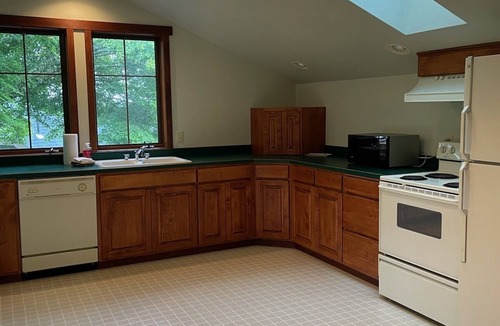 Crawfordsville Apartment | Private apartment with Winter and Spring availabilty