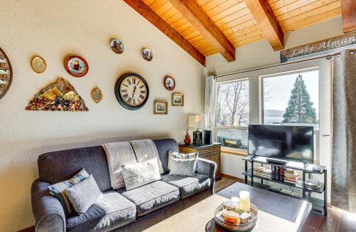 Peninsula Village House | Private Boat Slip & Views: Lake Almanor Getaway!