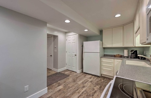 Lehi Apartment | Private Bsmt Apt- 3 miles to thanksgiving point Lehi