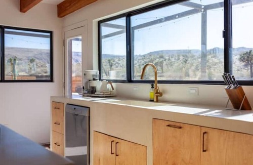 Yucca Valley House | Private Designer Desert Retreat 5 Acres Hot Tub Plunge Pool Stars